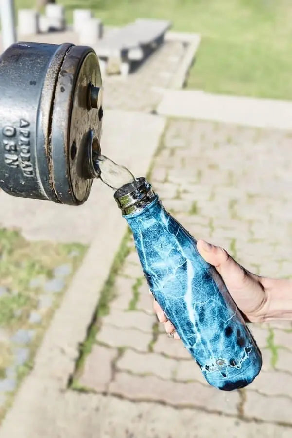 BOTELLA TÉRMICA DE ACERO INOXIDABLE Conservá la temperatura de tus bebidas por más tiempo  Mantiene bebidas frías hasta 24 horas y calientes hasta 12 horas, ideal para acompañarte durante todo el día.